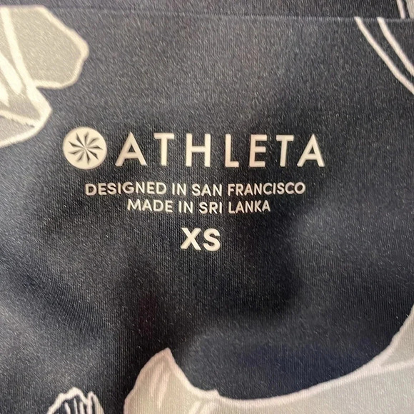athleta blue floral sonic cropped high wasted leggings size extra small - Picture 6 of 8